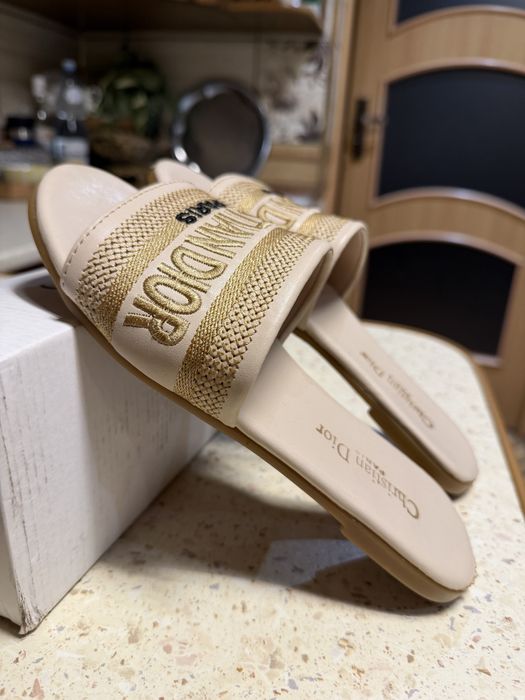 Klapki Christian Dior