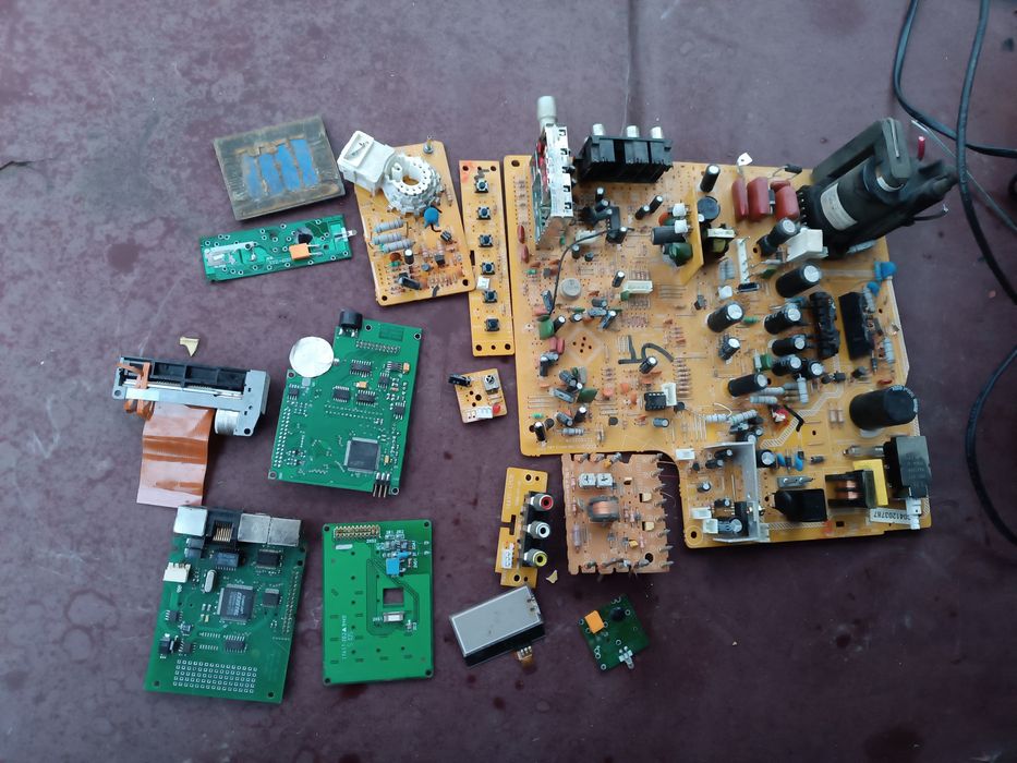 Радіодеталі плати