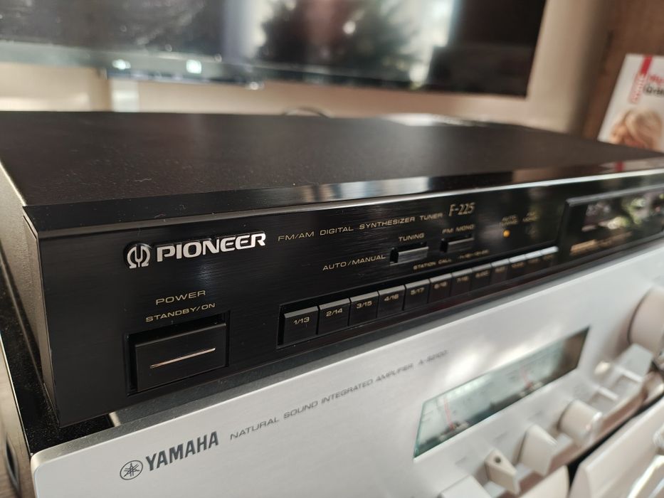 Tuner radiowy Pioneer F-225 made in Japan TOP