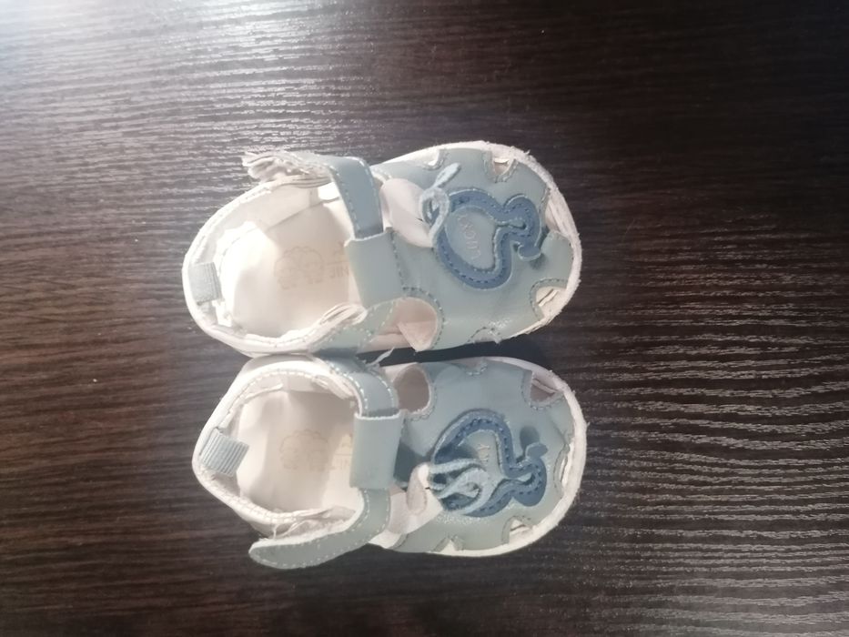Взуття на малюка хлопчика