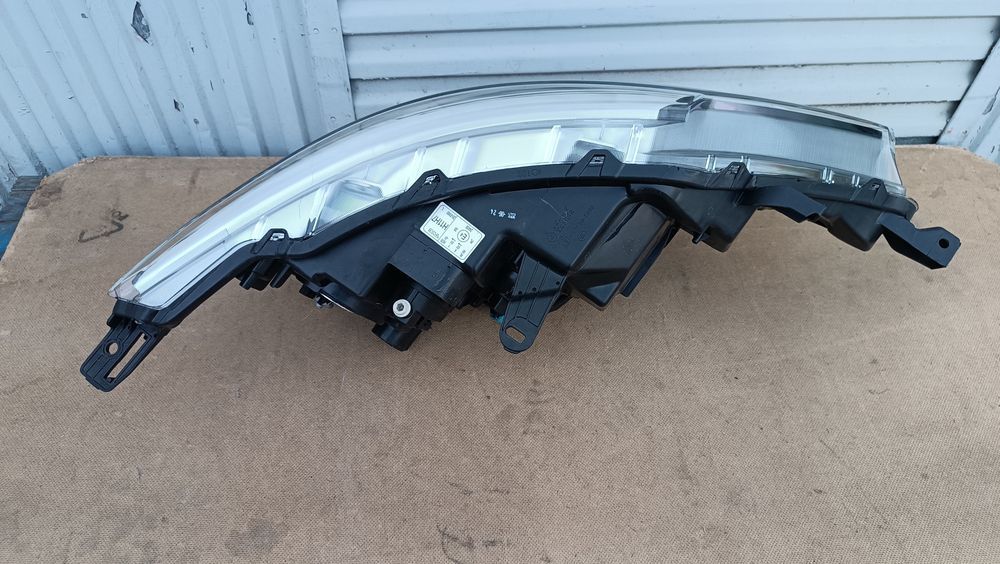 Vendo farol esquerdo de Nissan Qashqai J11 ano 2015