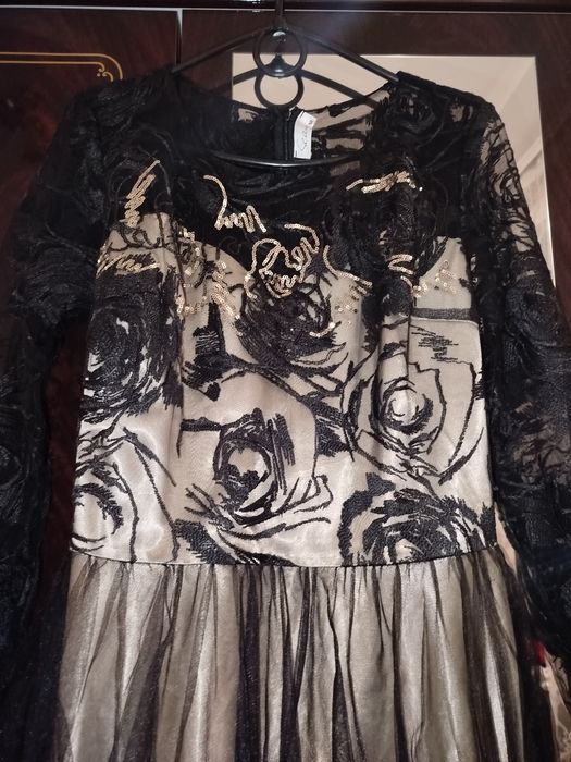 Нарядное пышное платье