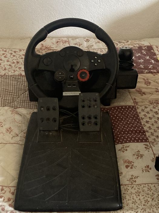 Ps3 com jogos e volante e pedais