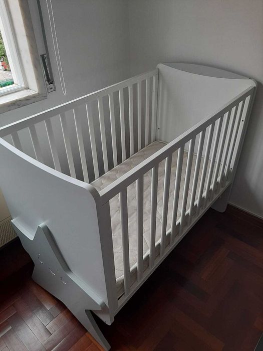 Berço para Bebé + Colchão – Como Novo