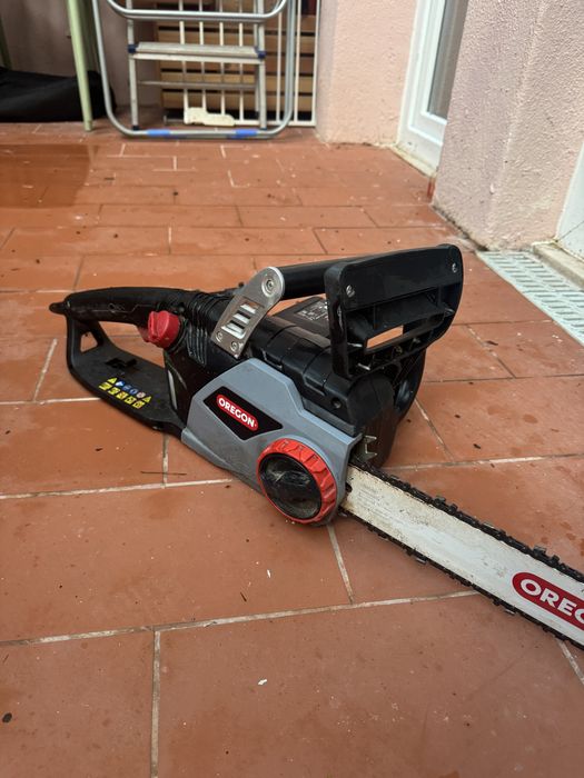 Motosserra elétrica Oregon 2400w