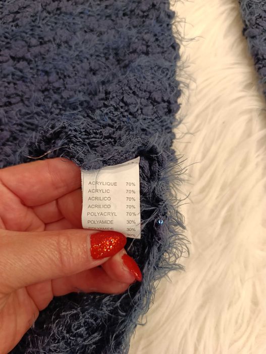 Włochaty sweterek S/M