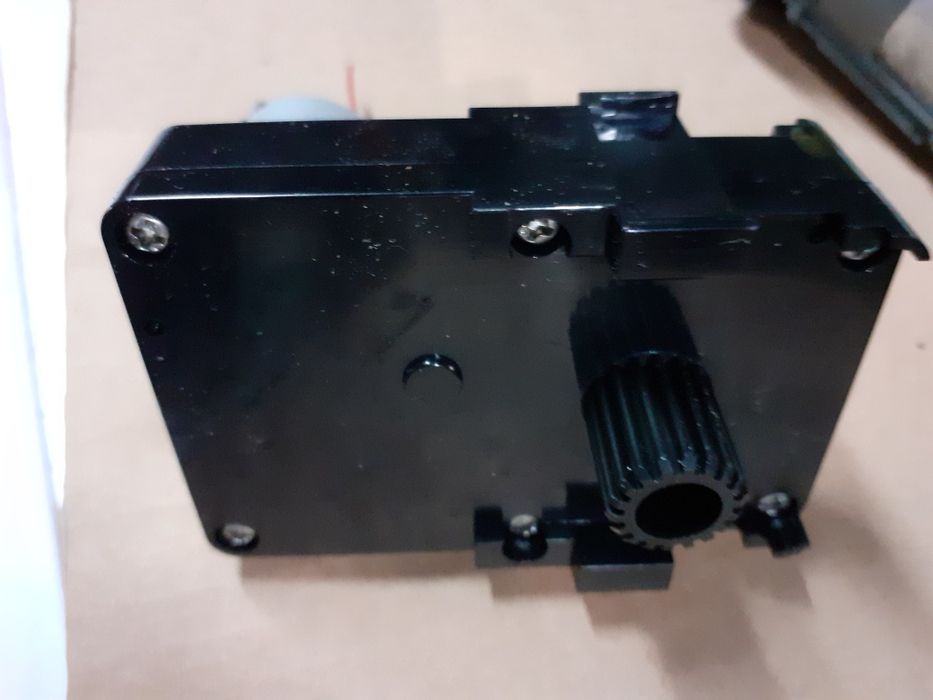 Motores de 6 vols e de 24 volts Dc