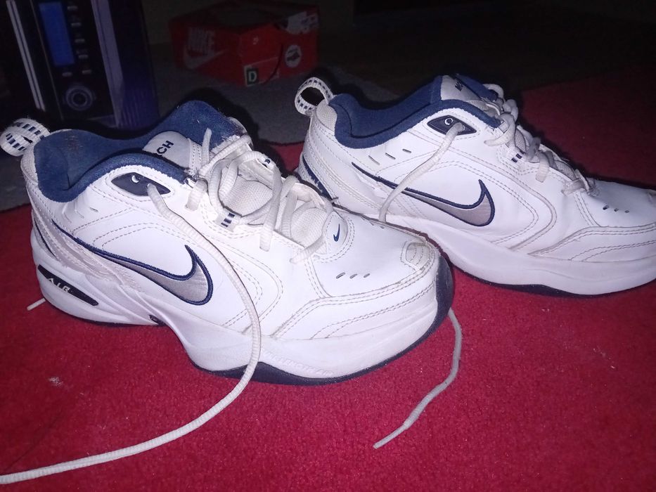 Buty Nike Air Monarch IV