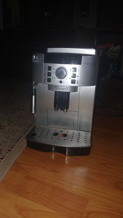 Кофе машина Delonghi