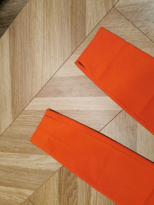 Czerwone eleganckie spodnie damskie  Zara M