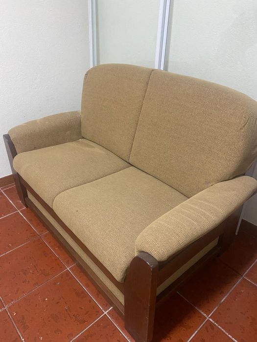 Sofá com cama em tecido - em bom estado