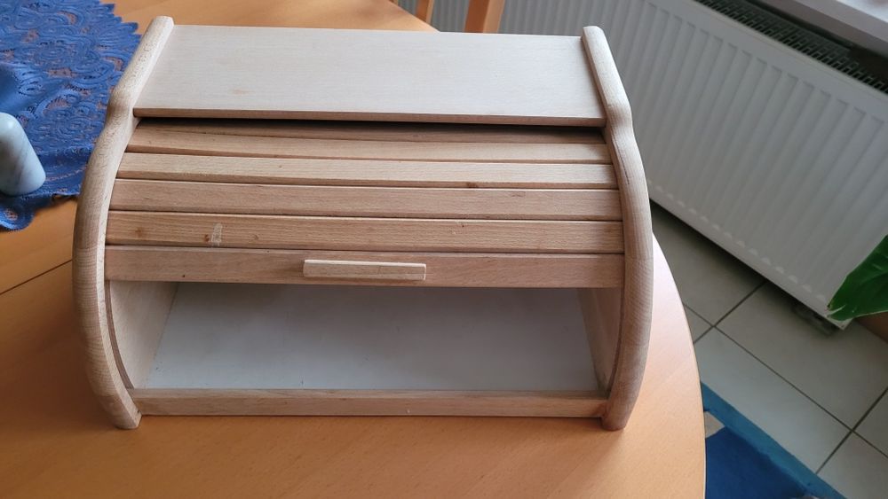 Chlebak na pieczywo plus stojak na papier