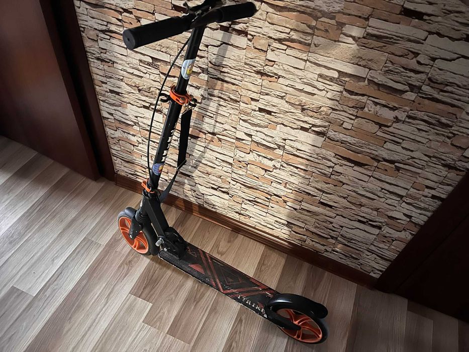 Дитячий самокат у відміному стані