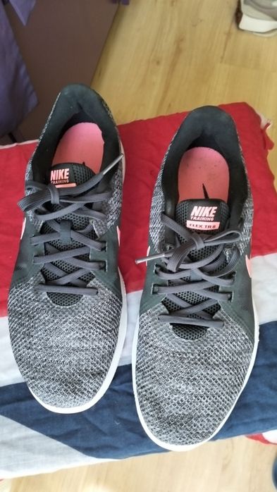 Buty sportowe firmy NIKE FLEX roz. 41.
