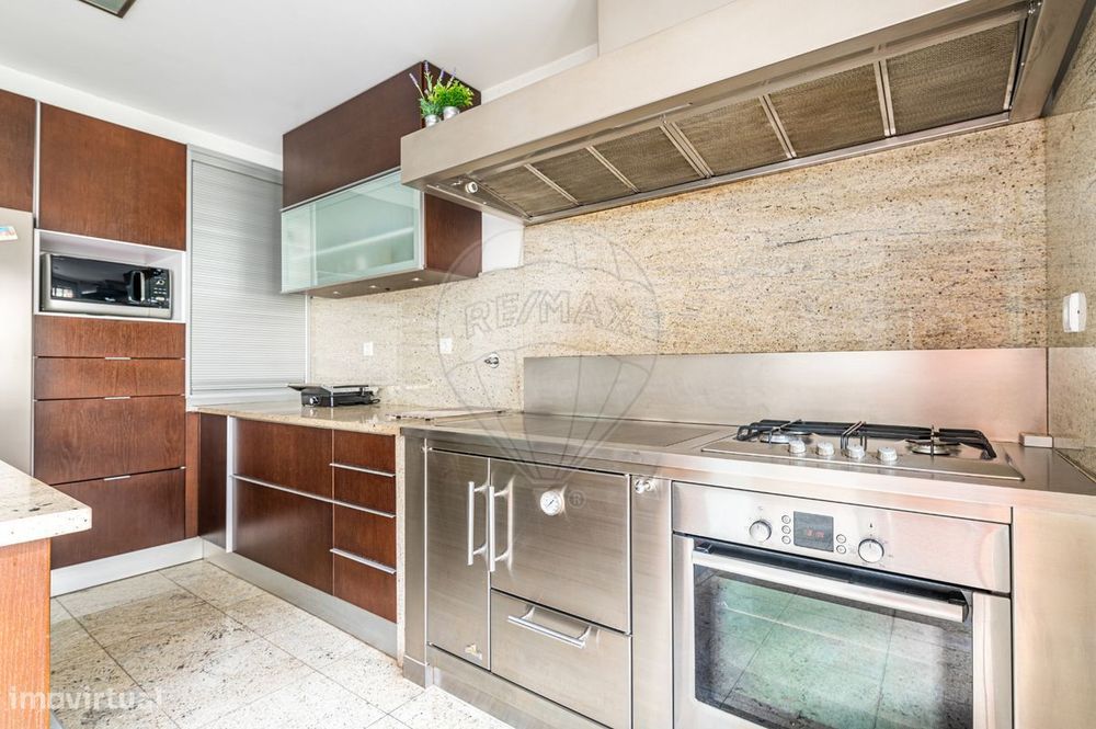 Moradia T10 para venda