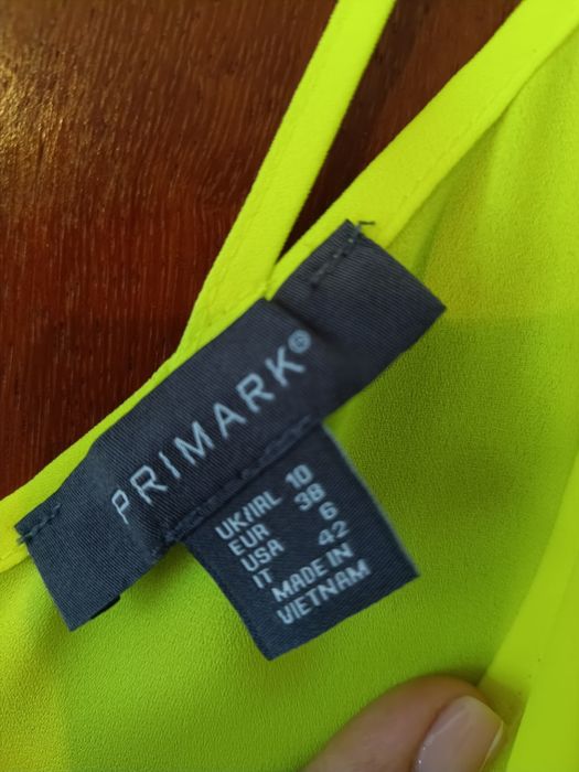 Top amarelo florescente