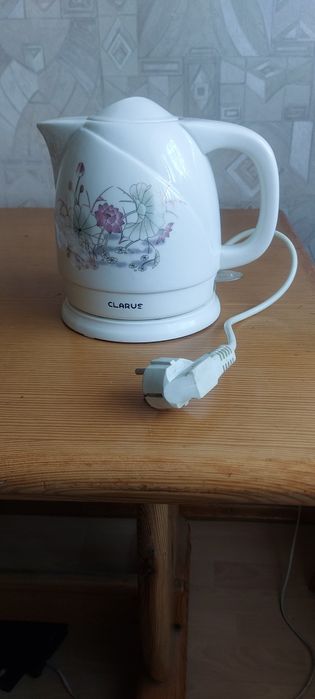 Sprzedam ceramiczny czajnik elektryczny  CLARUS