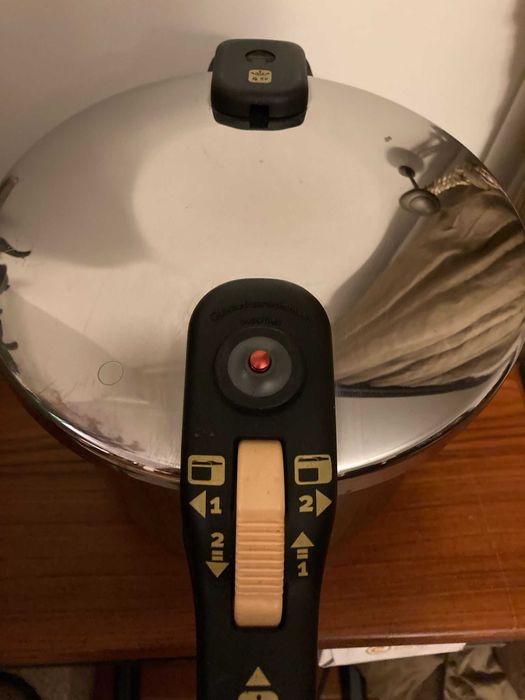 Panela de pressão nova Taurus