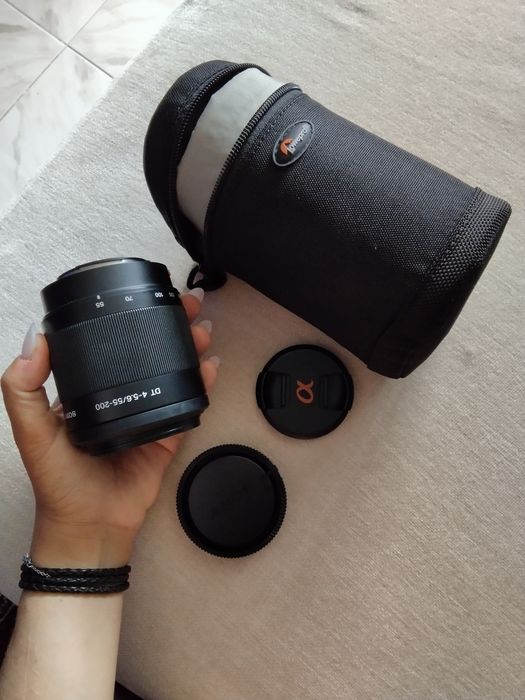 Objectiva SONY DT 55-200mm f/4-5.6 (Encaixe A) - com BOLSA LOWEPRO + Tampa