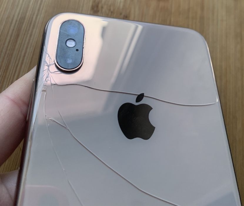 Продам IPhone XS Max
