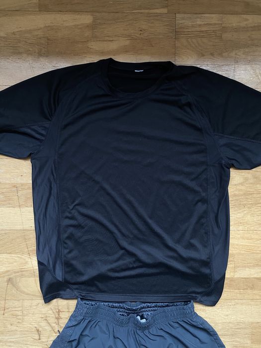 Calções Adidas e t shirt Quechua