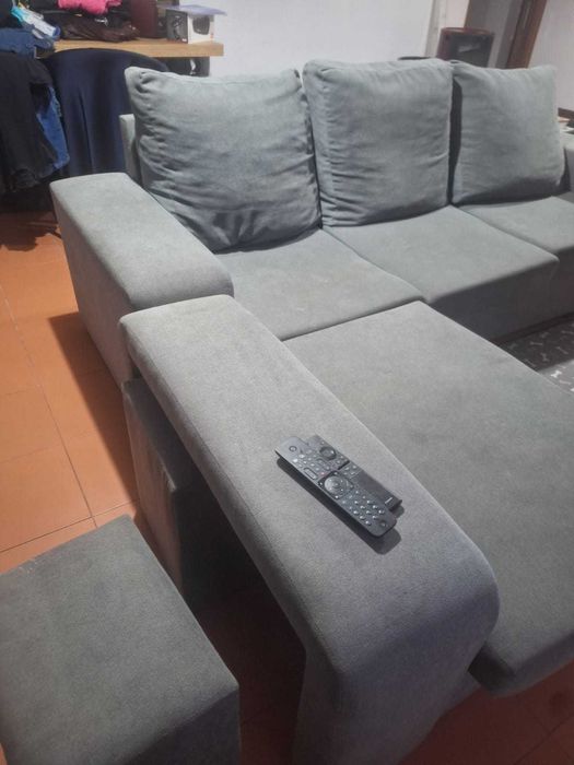 Sofá cinza em ótimo estado