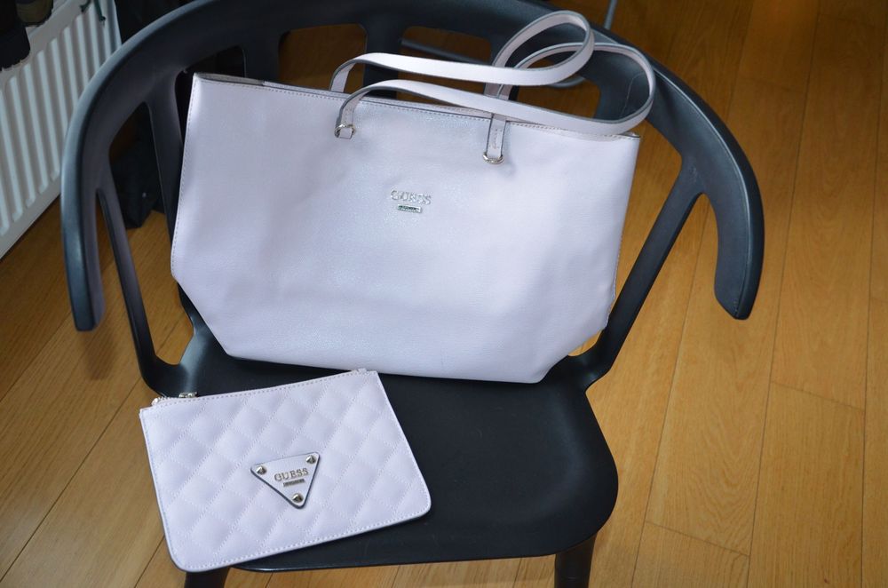 duża torba/torebka Guess z kosmetyczką