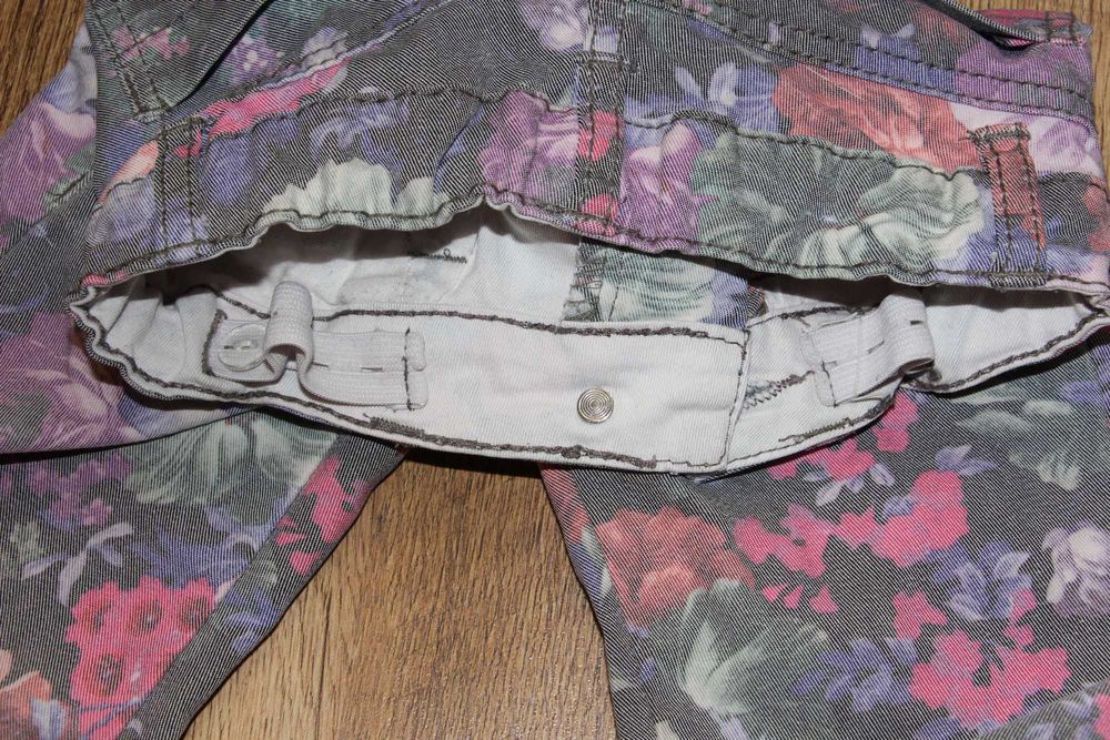 Штани для дівчинки SILVER SAN 4/5 років.