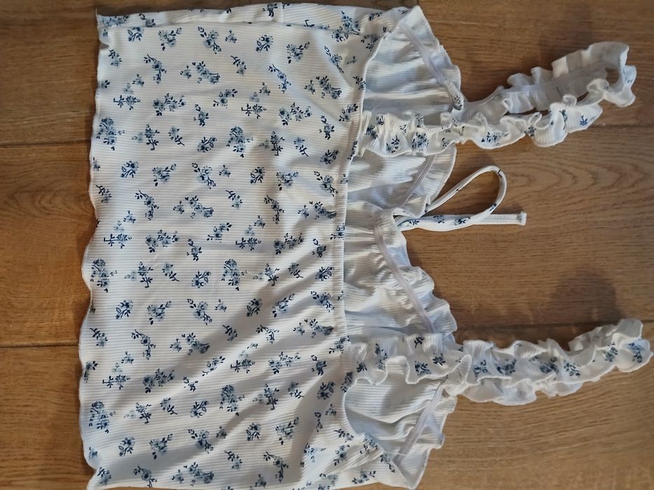 Top na ramiączka biały w kwiatki M