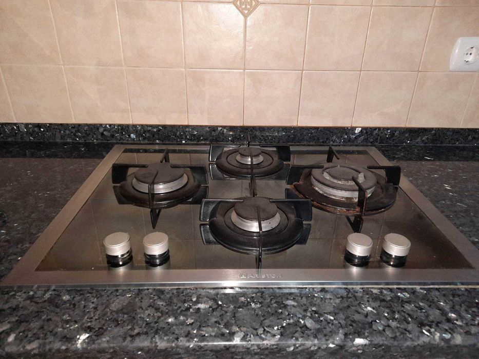 vende-se placa a gas Ariston