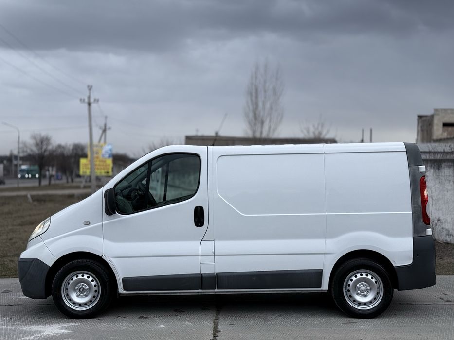Продам Renault Trafic 2.0D 2011