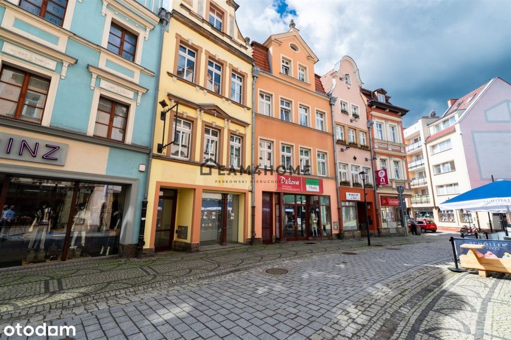 Witryna na Placu Ratuszowym - Ścisłe Centrum