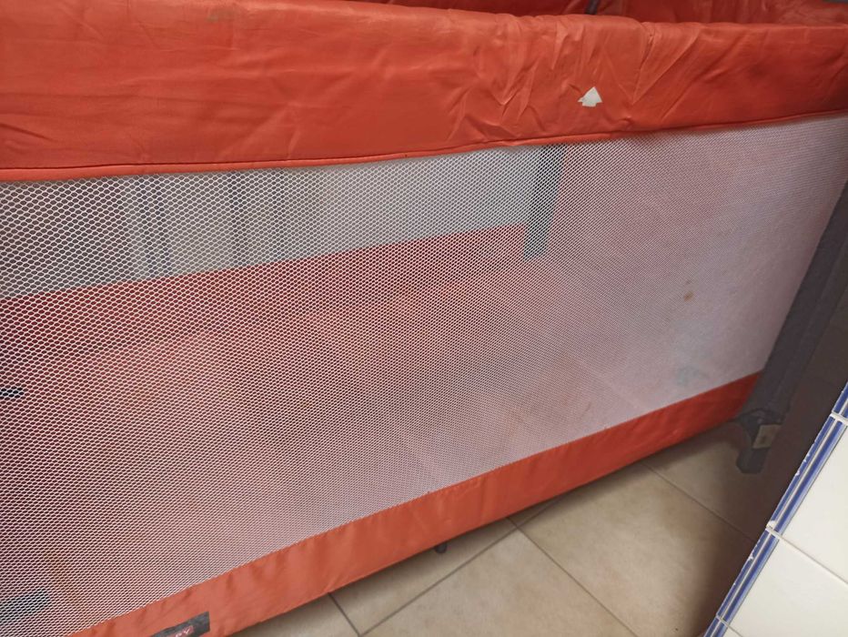 Cama de Viagem, usada mas em bom estado. Funcional.