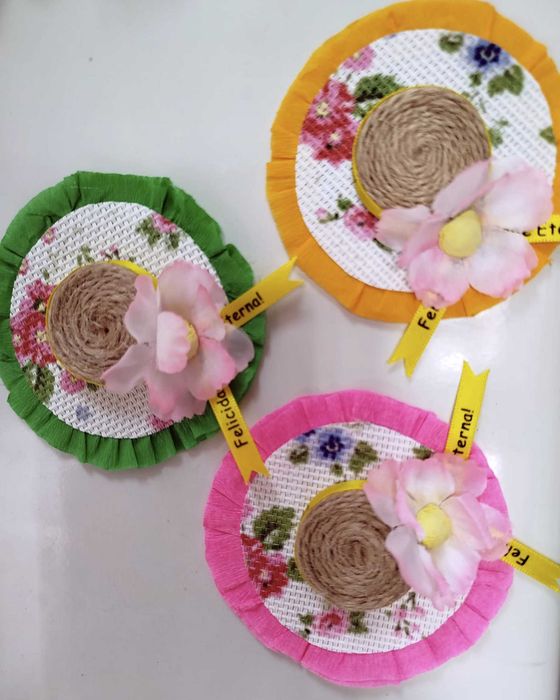 Mini Chapéu Com íman Rosa Presentes/Lembranças/Gifts Congresso Internacional Porto 2026