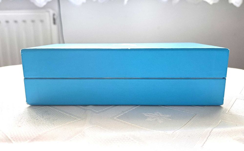 Puste pudełko po smartfonie Samsung Galaxy J6+