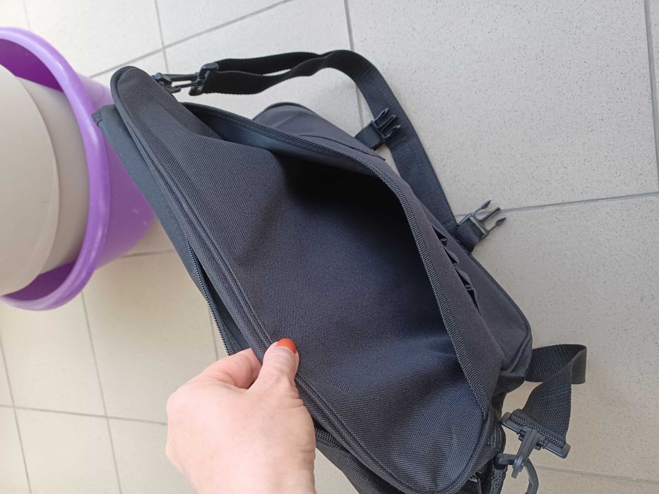 Niebieska Torba na Laptopa z paskiem/do ręki marki Halfar.