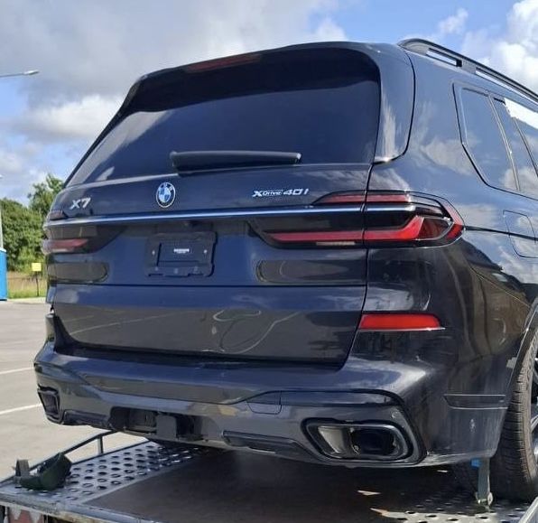 Бампер bmw x7 М пакет g07 США. Під покраску