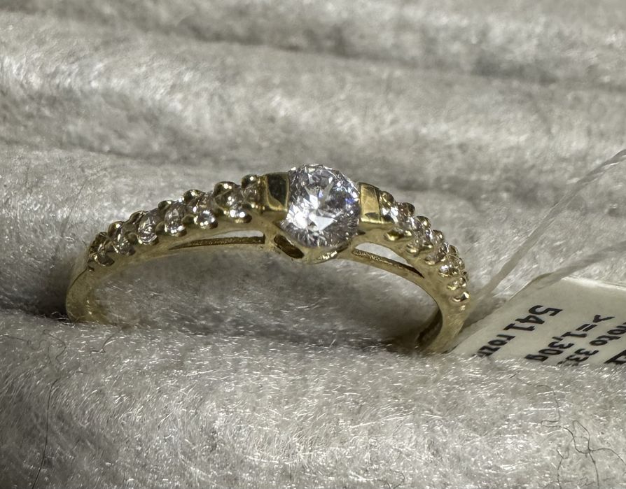 Złoty pierścionek W.Kruk