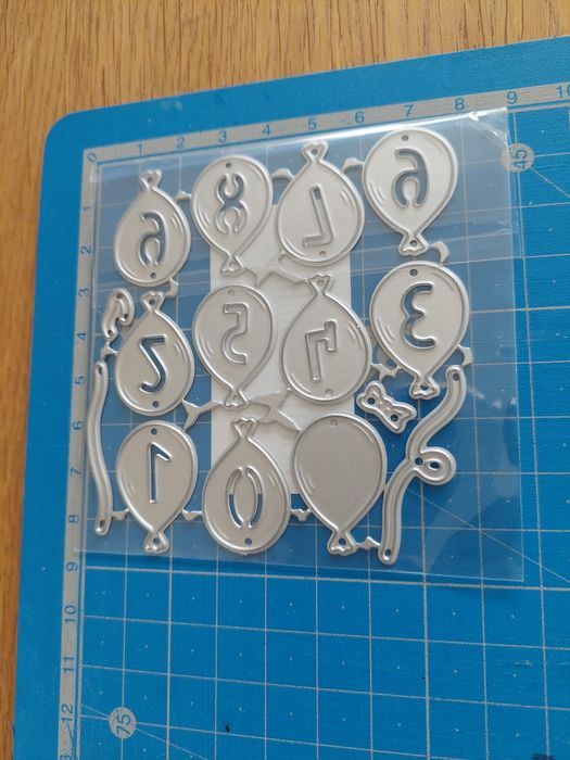 Baloniki, cyfry, scrapbooking, urodziny, wykrojnik