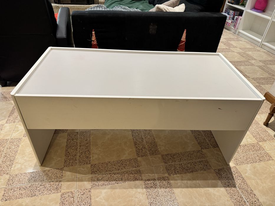 Secretaria IKEA Dundra / mesa atividades criança