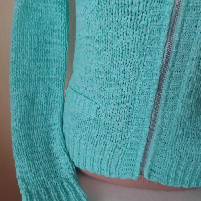 Жіноча кофта в'язана і укорочена блузка