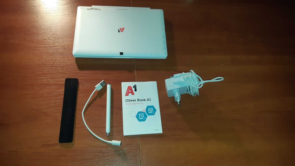 Laptop Oliver Book A1 - Dotykowy Ekran + Odczepiana Klawiatura StanBDB