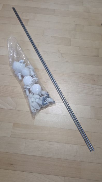 Łóżeczko dziecięce z opuszczanym bokiem z materacem