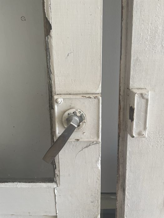 Porta antiga de madeira.