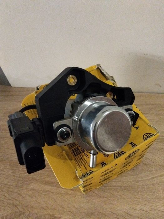 Pompa Vacum HELLA 8TG009428-411  Nowa
