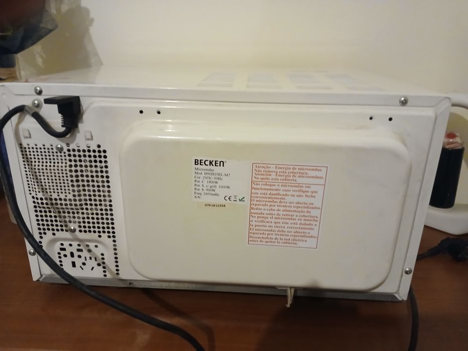Microondas marca Becken