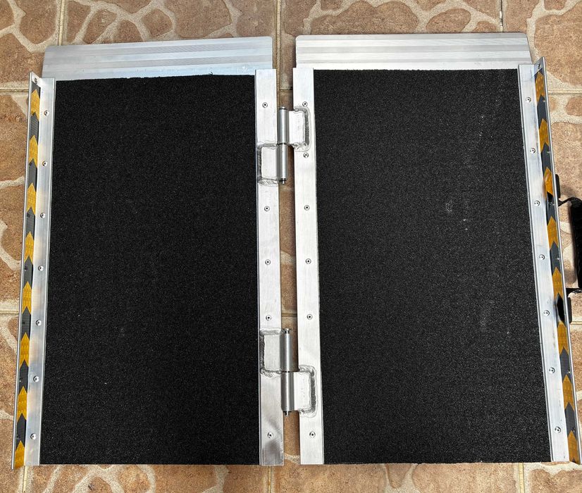 Rampa Dobrável Alumínio Cadeira de Rodas / Mobilidade 61x75cm (363kg)
