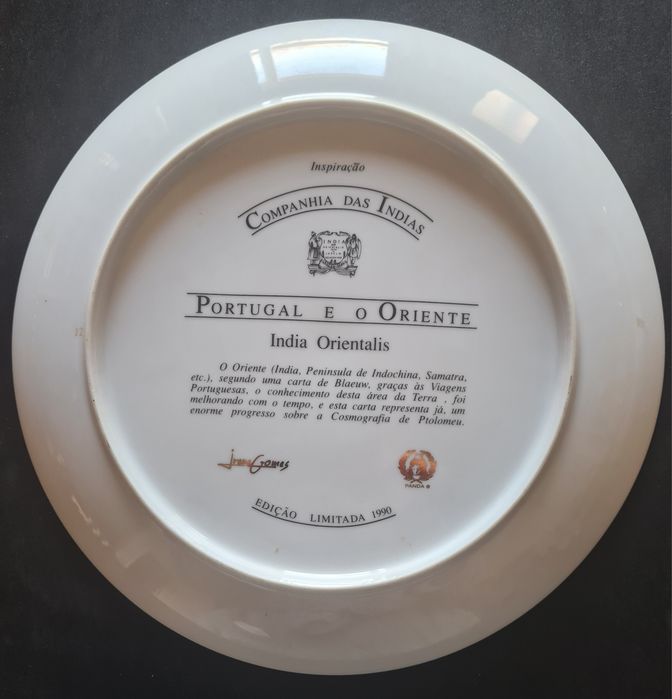 Prato em porcelana de colecção