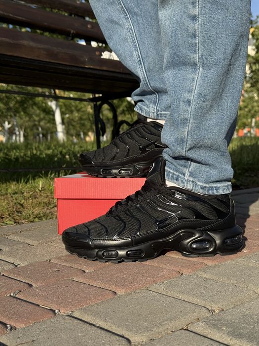 Чоловічі Кросівки Nike Air Max Plus TN Triple Black(42,43,43)