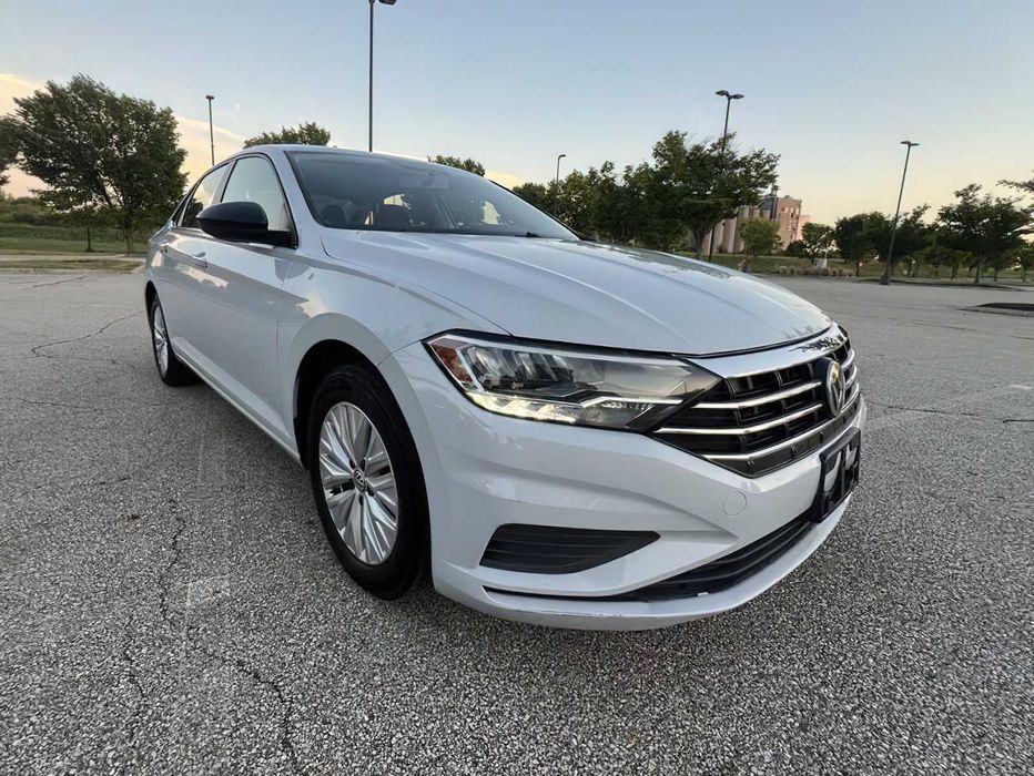 Volkswagen Jetta      2019